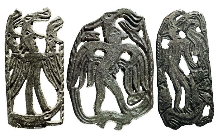 Примеры культового металлического литья Пермского звериного стиля