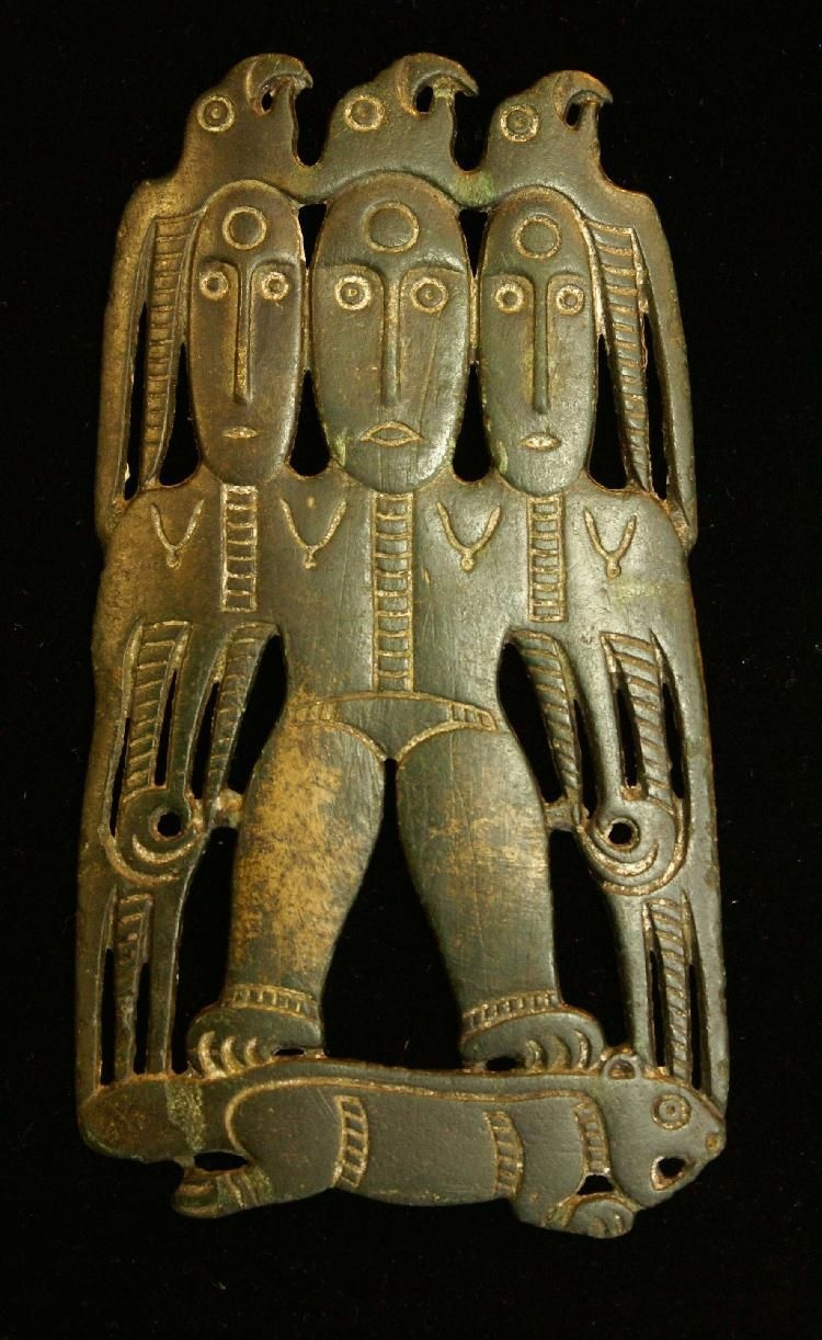 Прорезная бляха с изображением трёхликой богини с головами птиц. VII-VIII вв., из фондов ГКБУК ЧКМ